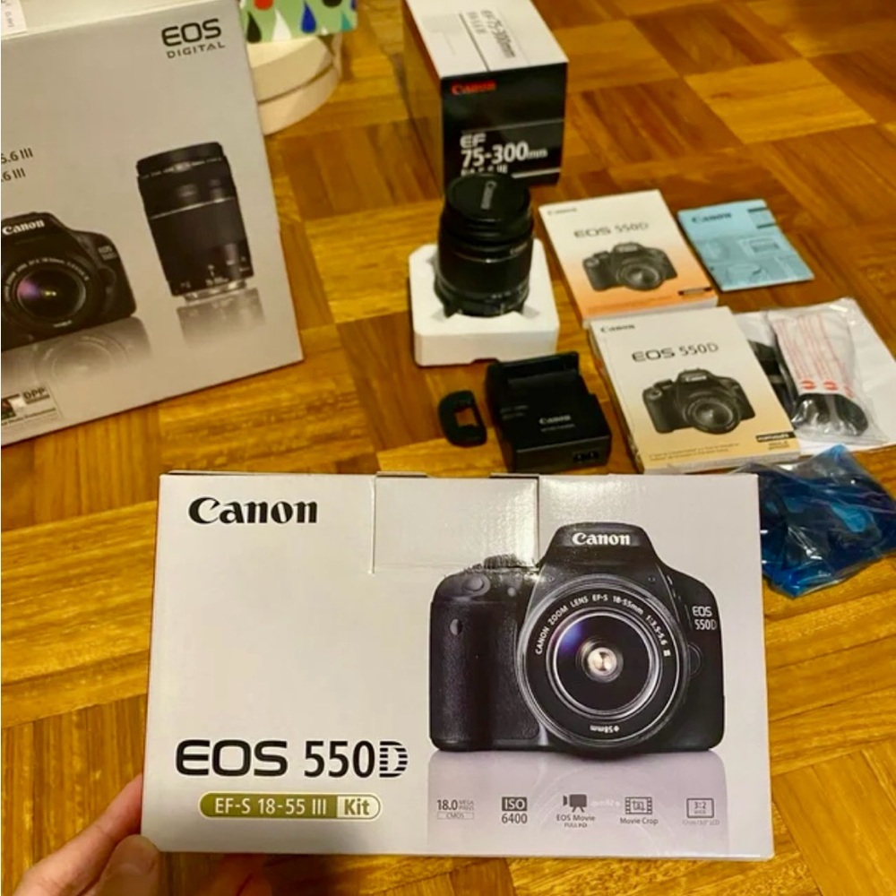 Kit Canon 550D with Flash New and ojtetive 70-300!!
